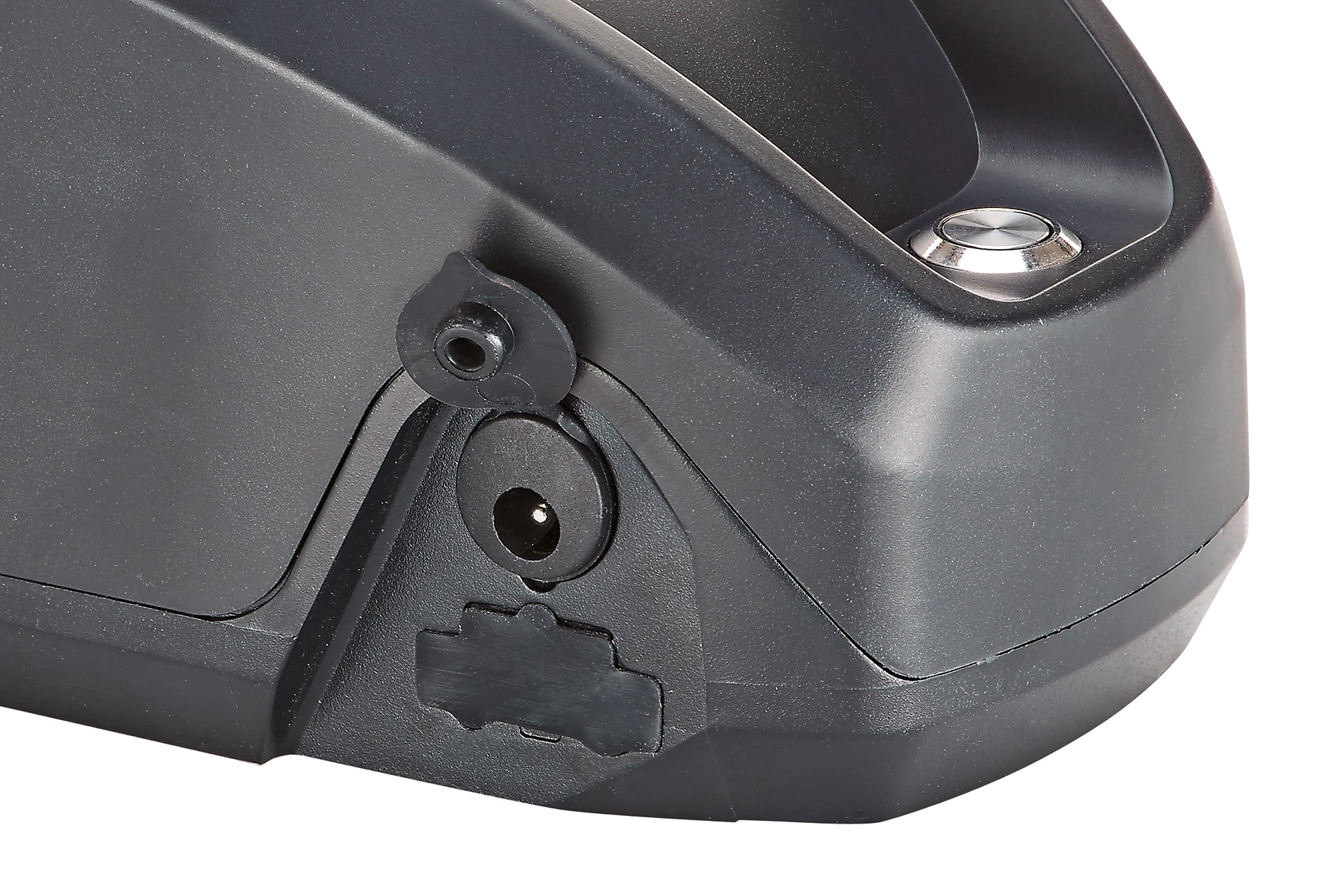 Akku Downtube Ladeanschluss - Detailansicht auf weißem Grund