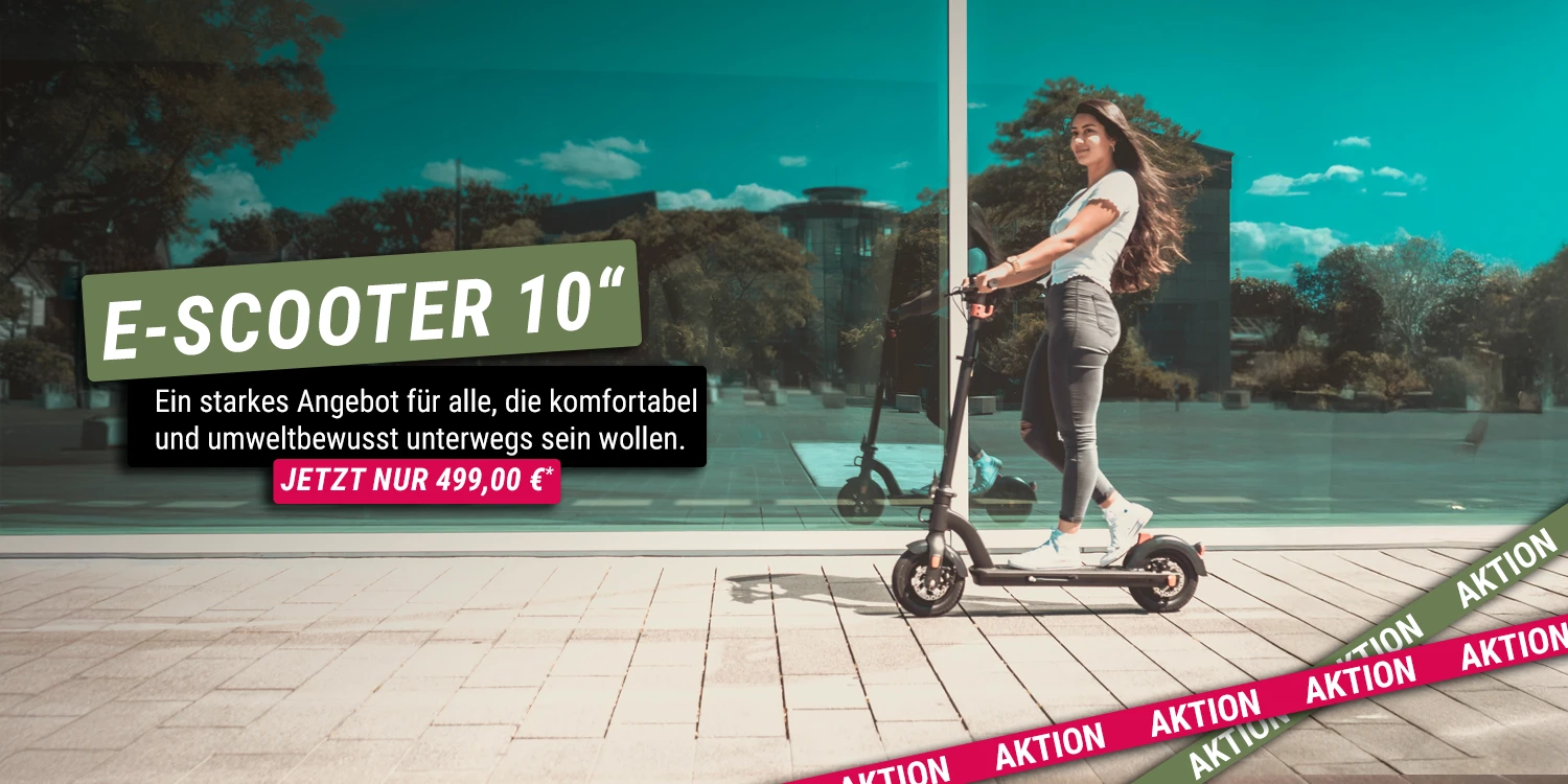 Frau fährt auf einem E-Scooter, Text: Starkes Angebot für alle, die komfortabel und umweltbewusst unterwegs sein wollen.