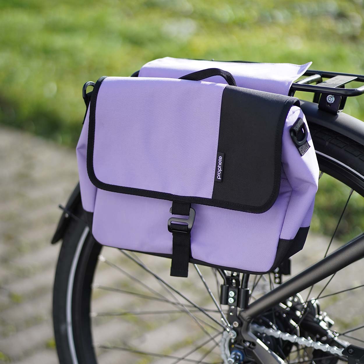 Seitenpacktasche lila