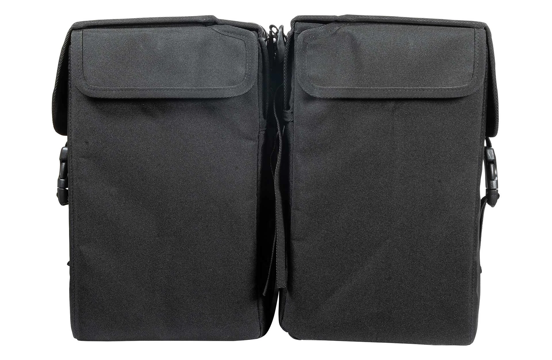 Vollansicht Longtail doppelte Packtasche geschlossen seitlich fotografiert vor weißem Hintergrund