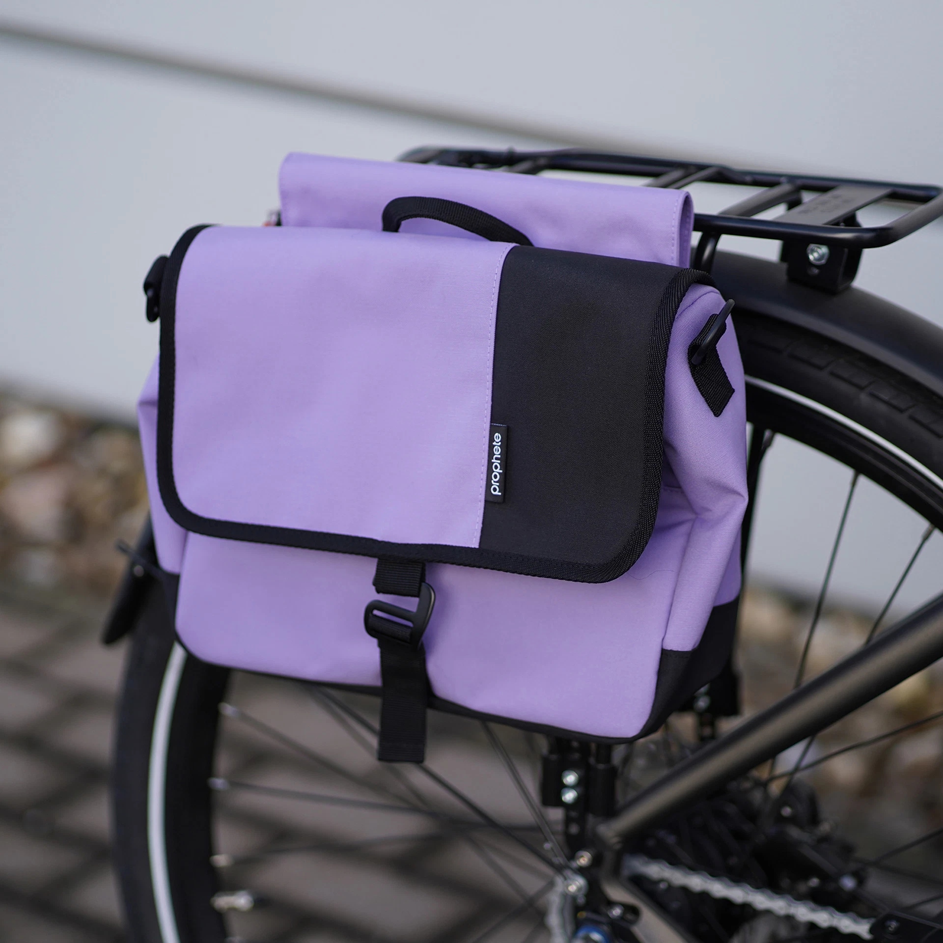 Seitenpacktasche lila