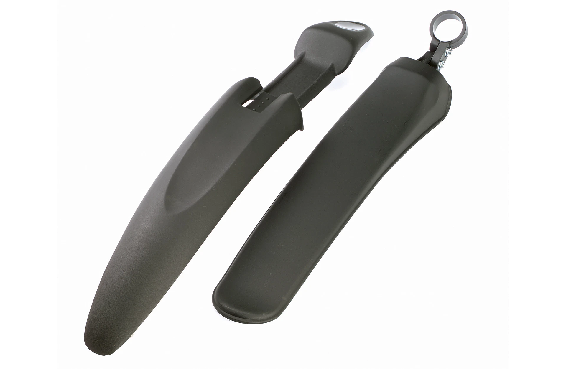 Steckschutzbleche Mountainbike schwarz - diagonale Ansicht auf weißem Grund