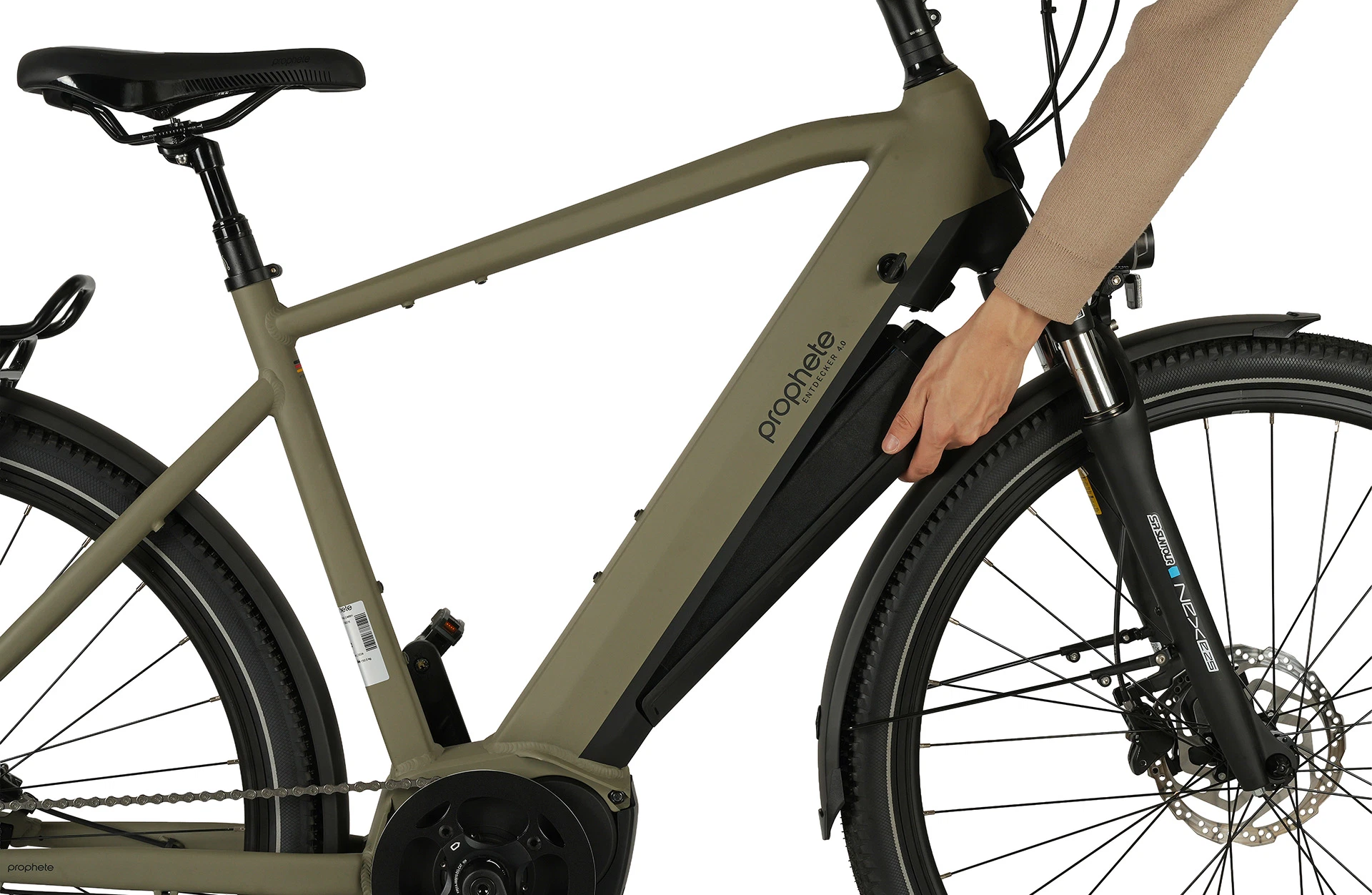 Entdecker 4.0 Trekking E-Bike Diamantrahmen - Detailansicht Akkuentnahme auf weißem Grund