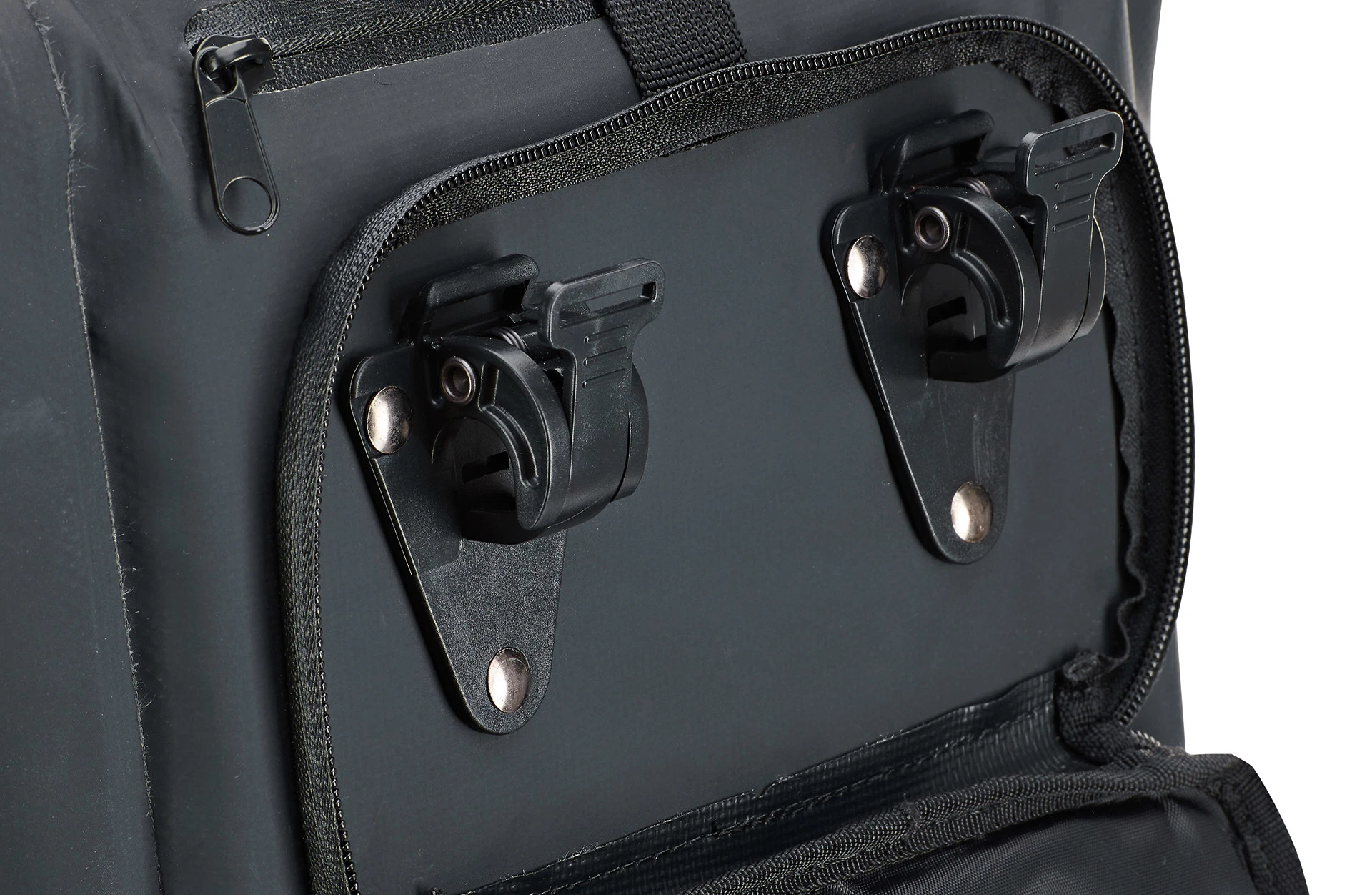 Fahrradtasche Aufhängung - Detailansicht auf weißem Grund