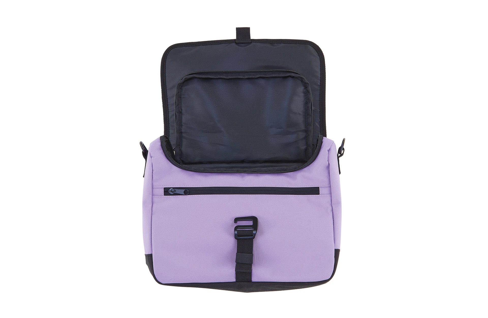 Vollansicht frontal geöffnet Packtasche in lila mit schwarzen Applikationen vor weißem Hintergrund
