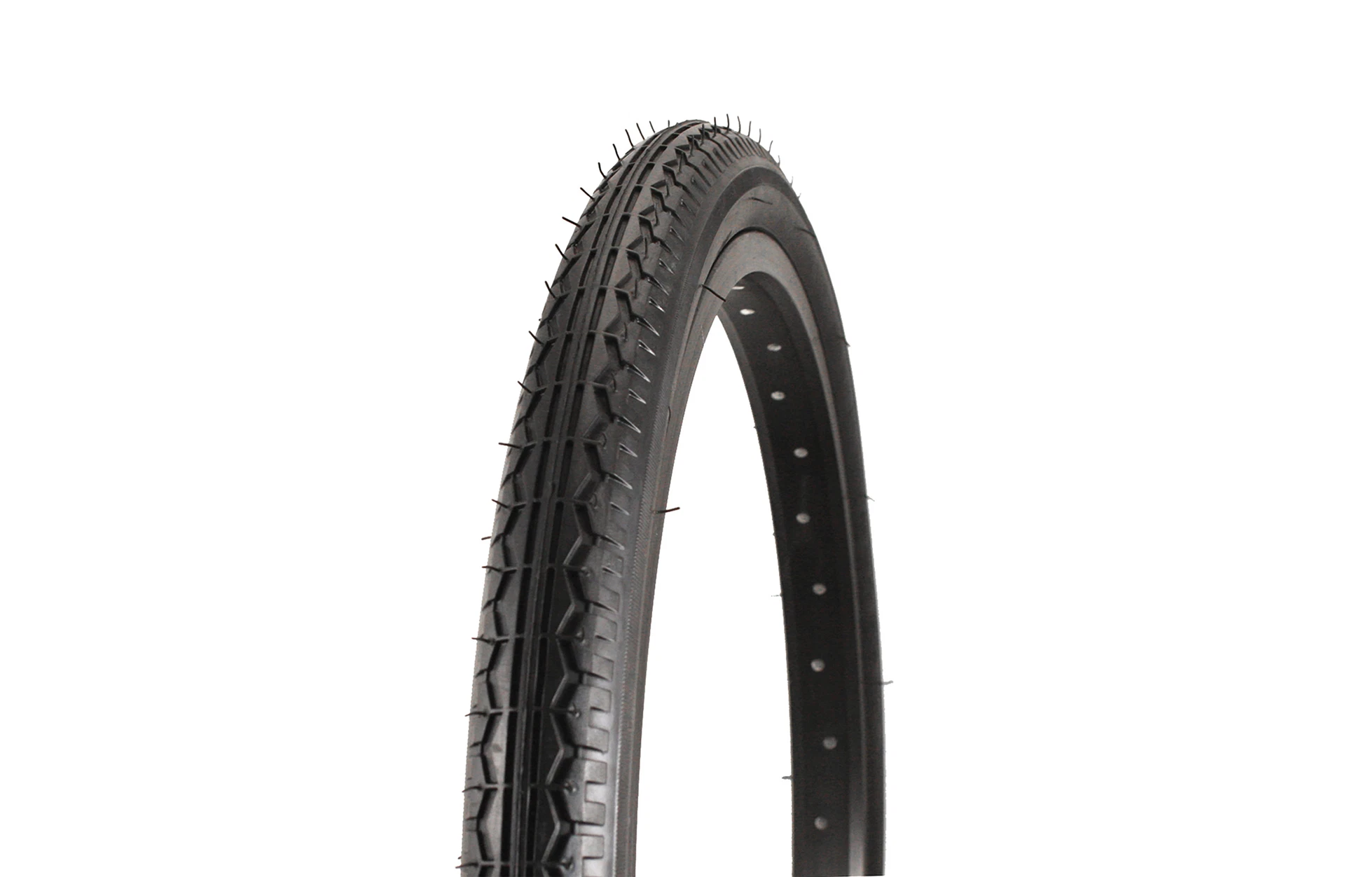 Reifen - diagonale Ansicht auf weißem Grund